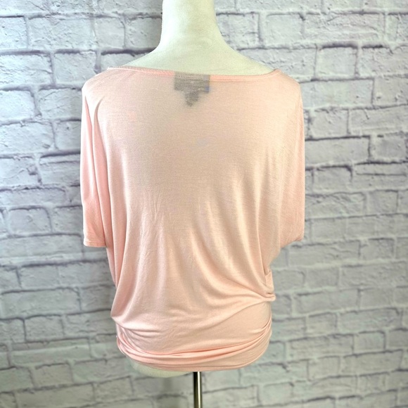 Jeans by Buffalo Pink Rhinestone/Studded Lightweight Top,‎ Size M Pre-Owned - Picture 4 of 11